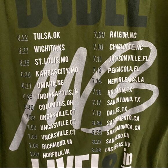 2 Michael Buble’ T-shirts. - Picture 10 of 16